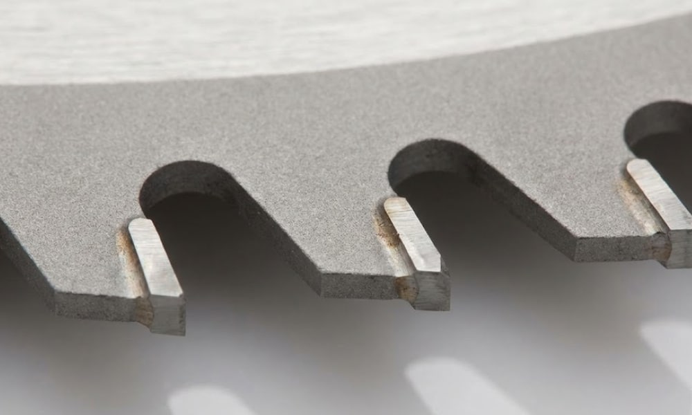 Telo lista i prorezi