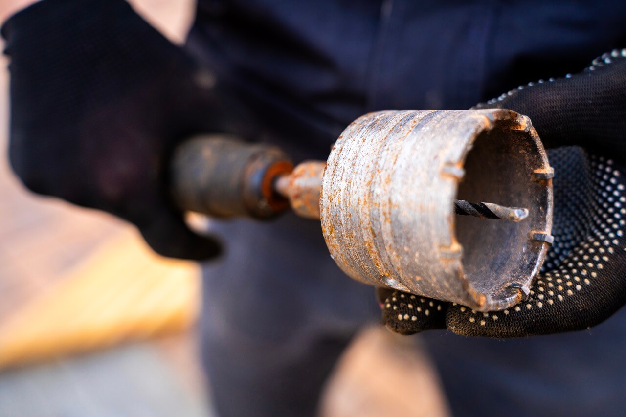Korišćena kruna za beton sa vidljivim tragovima habanja i metalnim zupcima